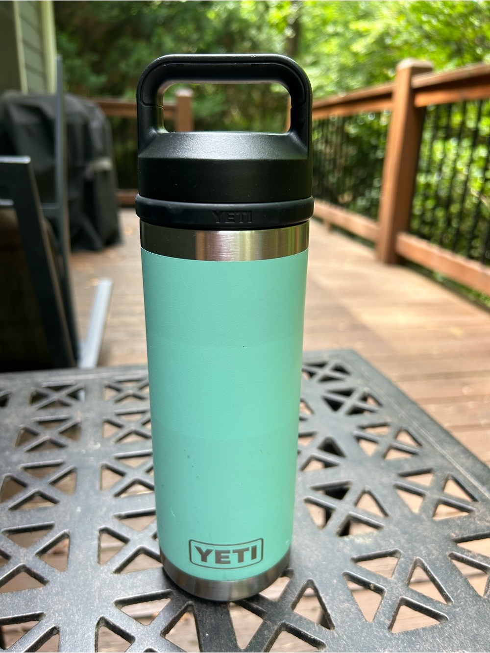YETI RAMBLER 18OZ BOTTLE WITH CHUG CAP Seafoam